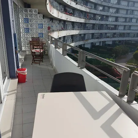 Soleado Piso Con Garaje Y Piscina A 8' Centro كاسترو أورديالس