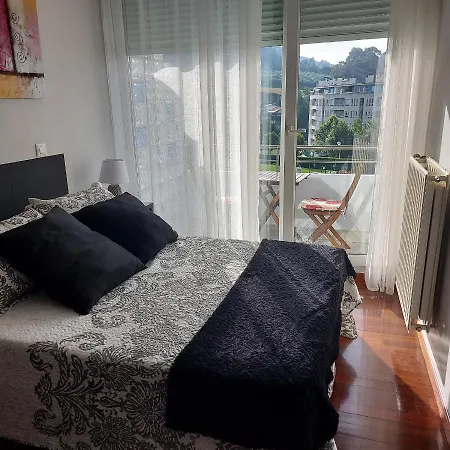 Soleado Piso Con Garaje Y Piscina A 8' Centro 公寓