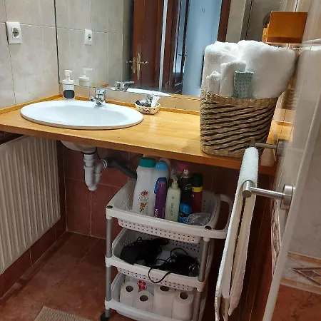 Soleado Piso Con Garaje Y Piscina A 8' Centro كاسترو أورديالس