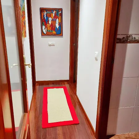 Soleado Piso Con Garaje Y Piscina A 8' Centro كاسترو أورديالس